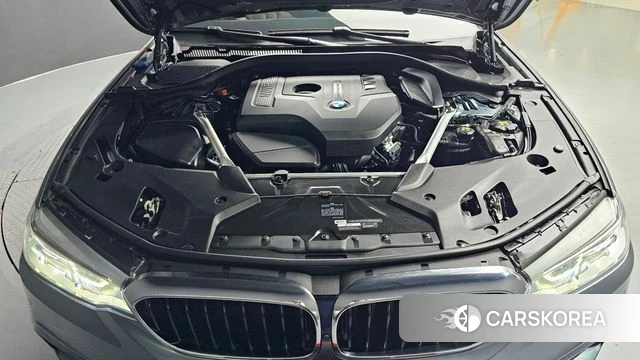 BMW 5 Series (G30) id 3845960 из Кореи 16