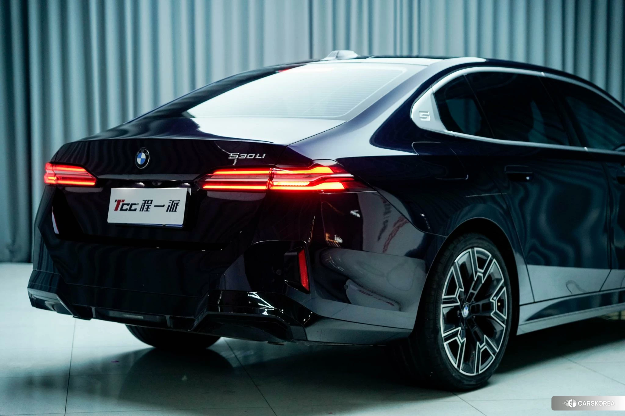 BMW 5 series 2024 Черный из Китая, фото 6