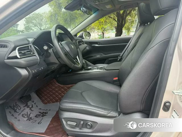 Toyota Camry 2021 Шампань из Китая, фото 6