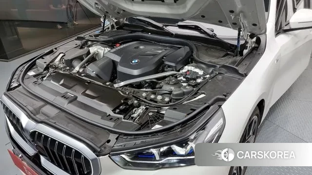 BMW 5 Series (G60) id 2857683 из Кореи 16