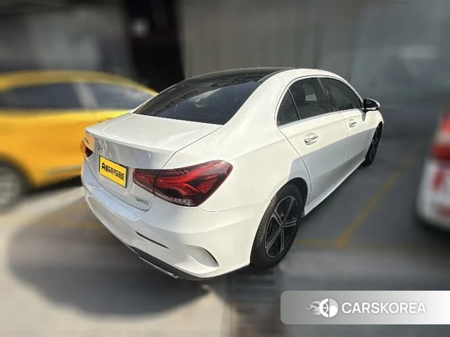 Mercedes-Benz Class A 2022 Белый из Китая, фото 6