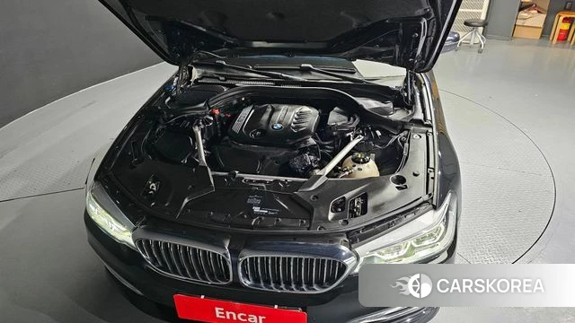 BMW 5 Series (G30) id 3873423 из Кореи 16