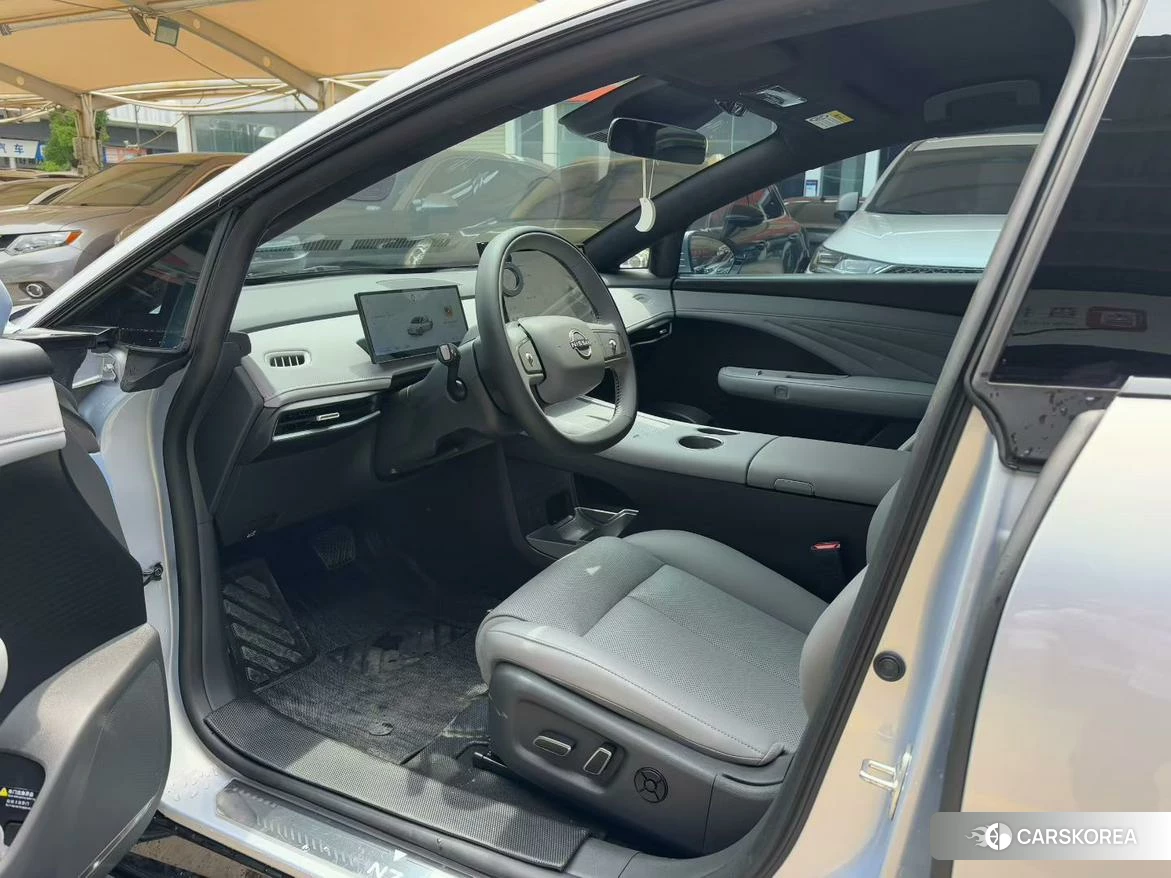 Nissan N7 2025 Серебристо-серый из Китая, фото 6