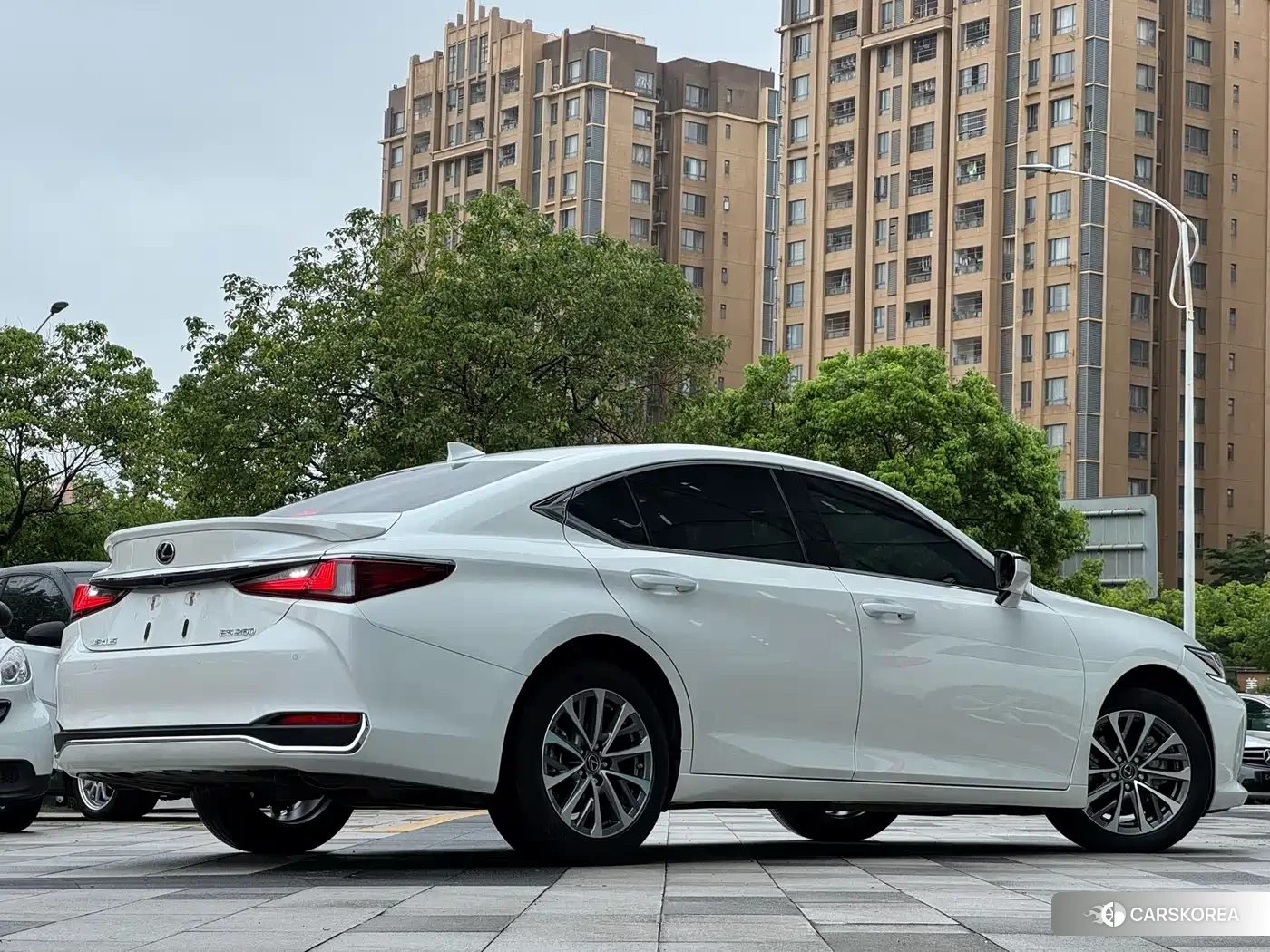 Lexus ES id 4655072 из Китая 10