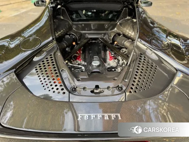 Ferrari SF90 Stradale id 3478549 из Кореи 16