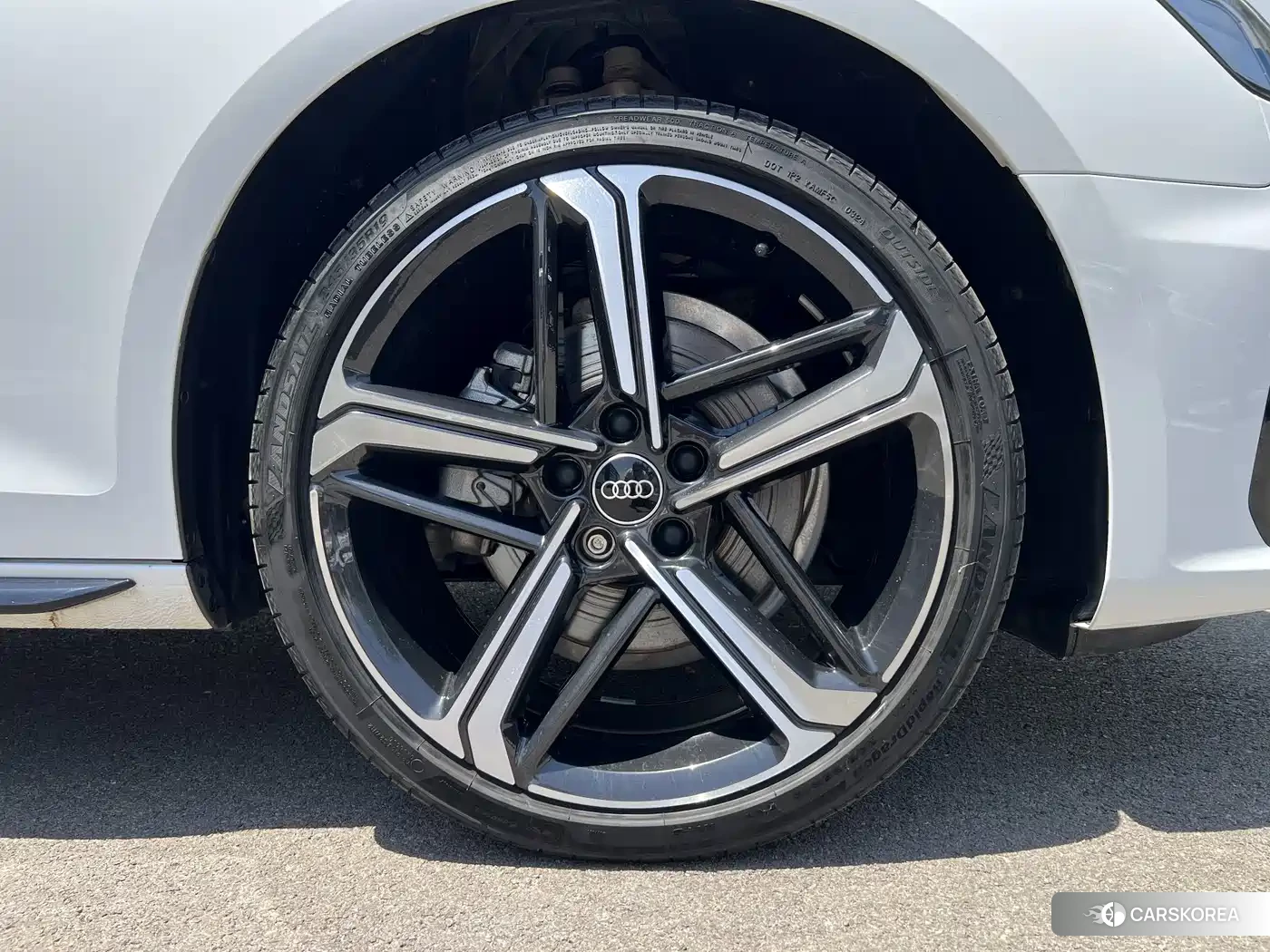 Audi A4L id 4606883 из Китая 11