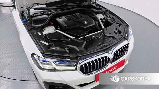 BMW 5 Series (G30) id 3272979 из Кореи 16