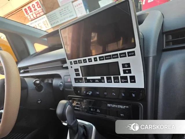 Hyundai Staria 2024 Желтый из Кореи, фото 6