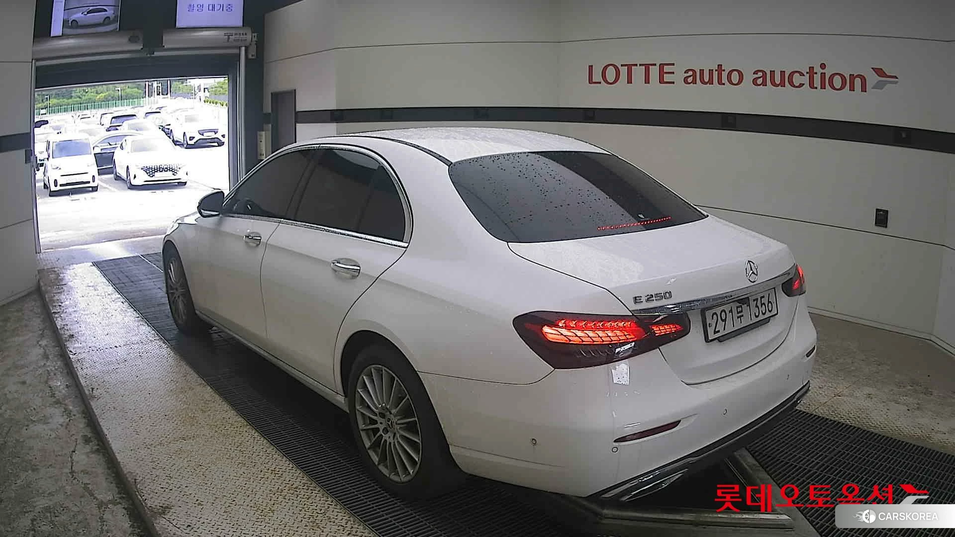 Mercedes-Benz Mercedes-Benz E250 id 4498463 из Кореи 33