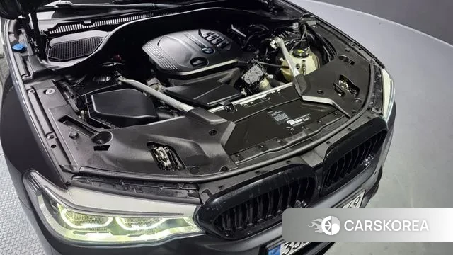 BMW 5 Series (G30) id 3698094 из Кореи 16