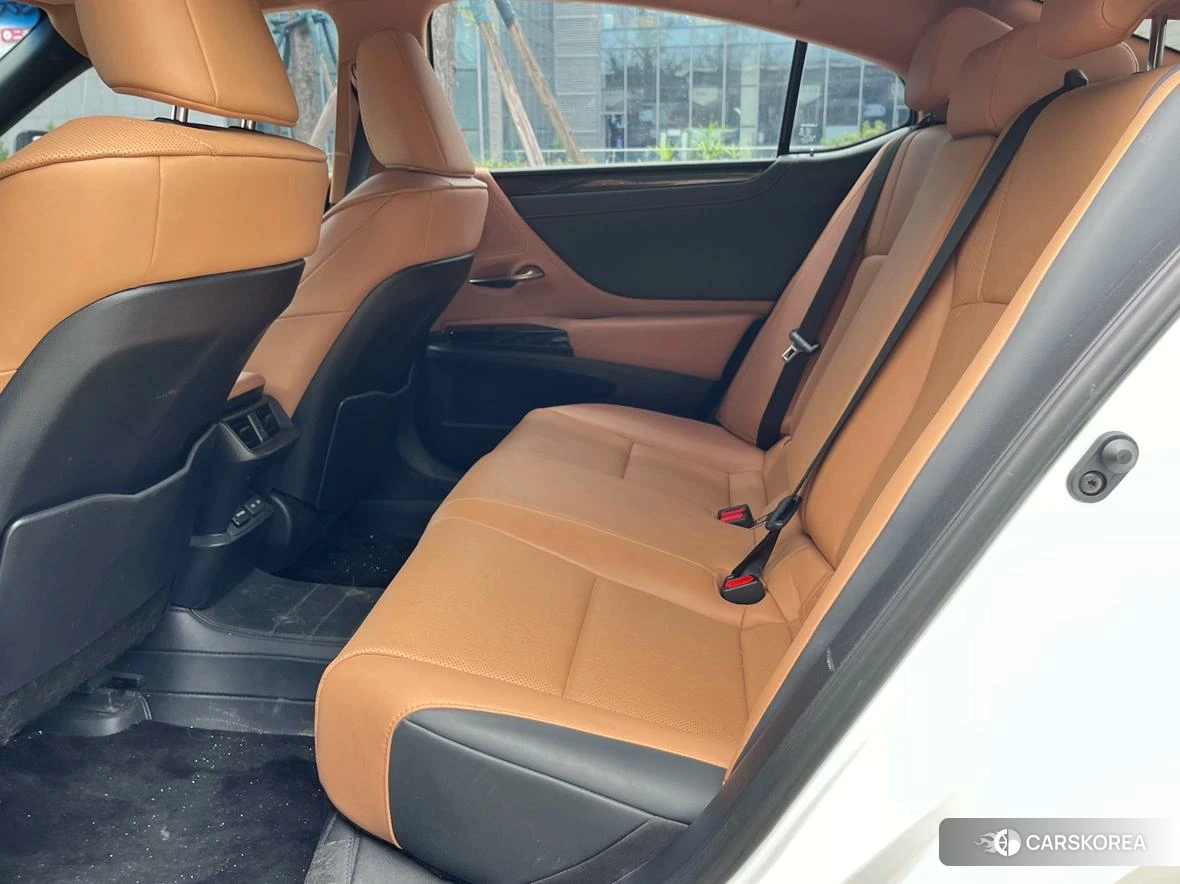 Lexus ES id 4515000 из Китая 19