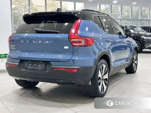 Volvo XC40 EV id 3908744 из Китая 13