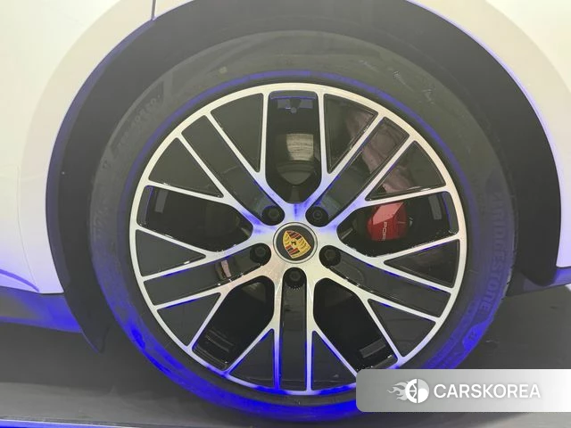 Porsche Taycan id 4511581 из Кореи 16