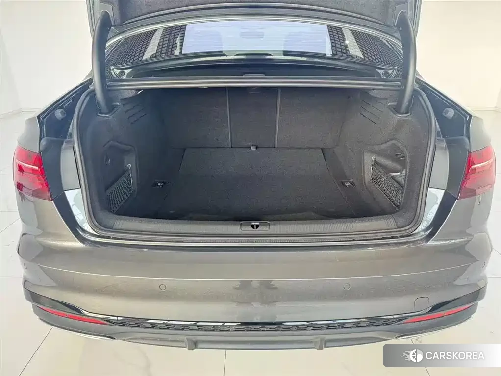 Audi A4L id 4617120 из Китая 13