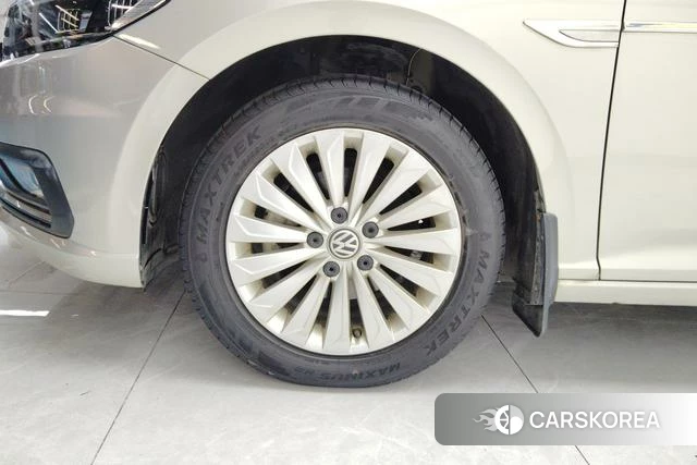 Volkswagen Lavida id 4254750 из Китая 13