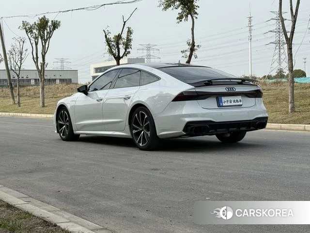 Audi A7 2021 Белый из Китая, фото 6