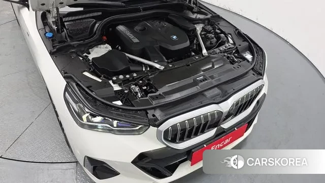 BMW 5 Series (G60) id 3629309 из Кореи 16