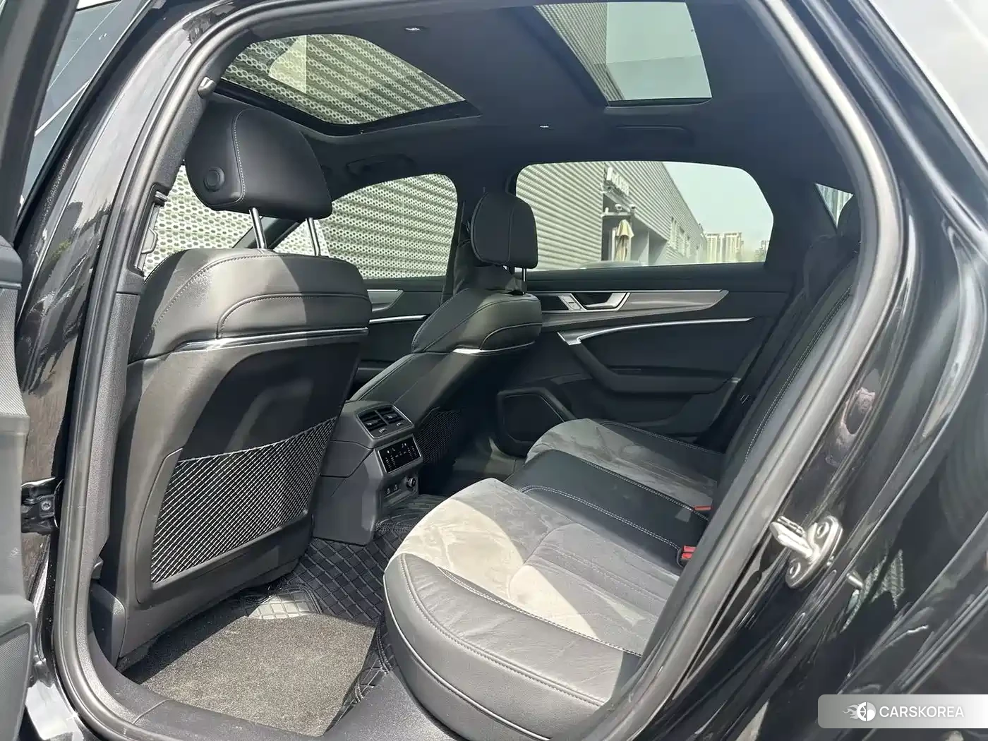 Audi A6L id 4545742 из Китая 16