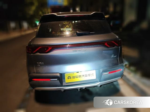 BYD Yuan UP 2024 Темно-серый из Китая, фото 6