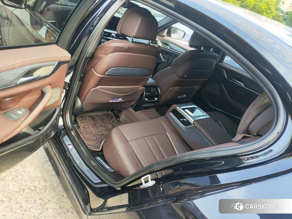 BMW 5 series 2020 Черный из Китая, фото 6