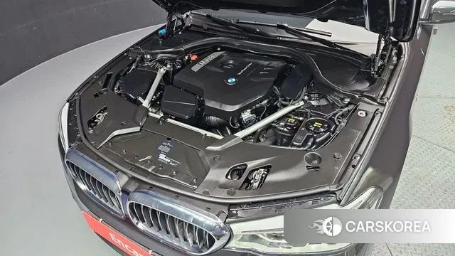 BMW 5 Series (G30) id 3742729 из Кореи 16