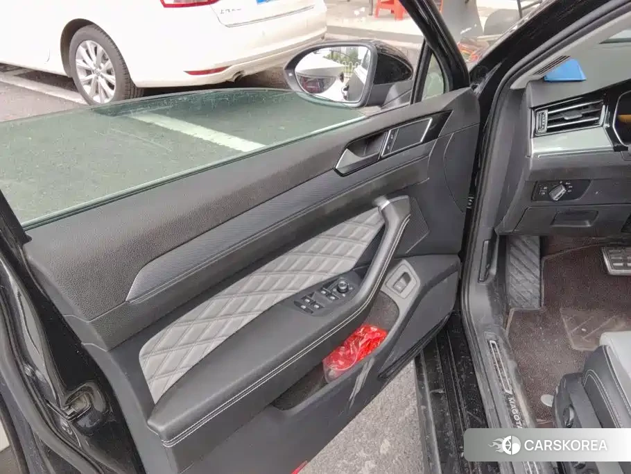 Volkswagen Magotan id 4576475 из Китая 12