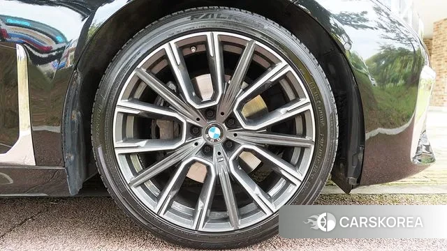 BMW 7 Series (G11) id 3417839 из Кореи 16