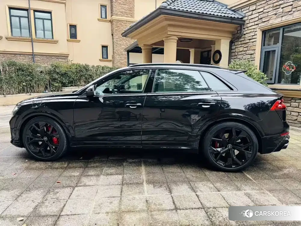 Audi RS Q8 id 4664401 из Китая 10
