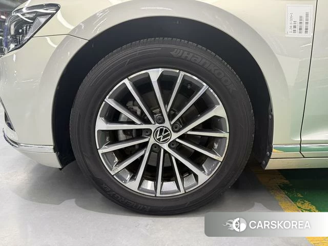 Volkswagen Magotan id 4335758 из Китая 17