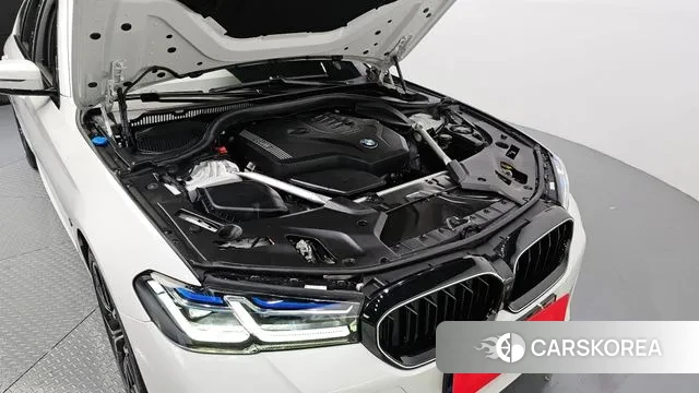 BMW 5 Series (G30) id 3365857 из Кореи 16