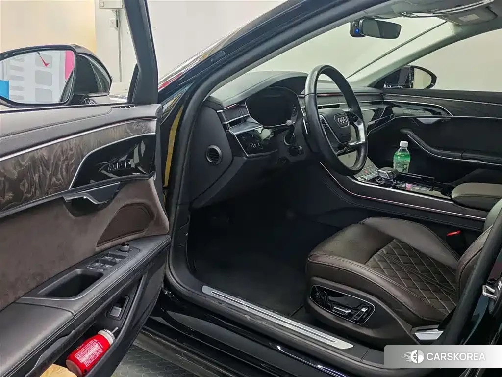 Audi A8 id 4546063 из Китая 10