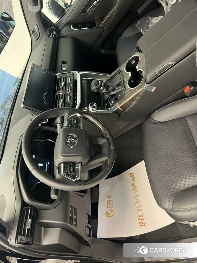 Toyota Land Cruiser (imported) 2024 Черный из Китая, фото 6
