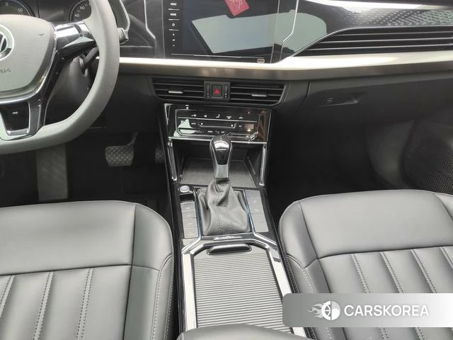 Volkswagen Passat PHEV id 4260222 из Китая 21
