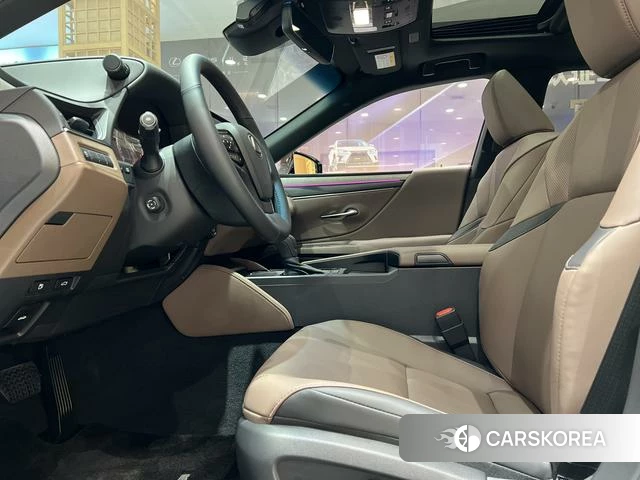 Lexus ES id 3939457 из Китая 16