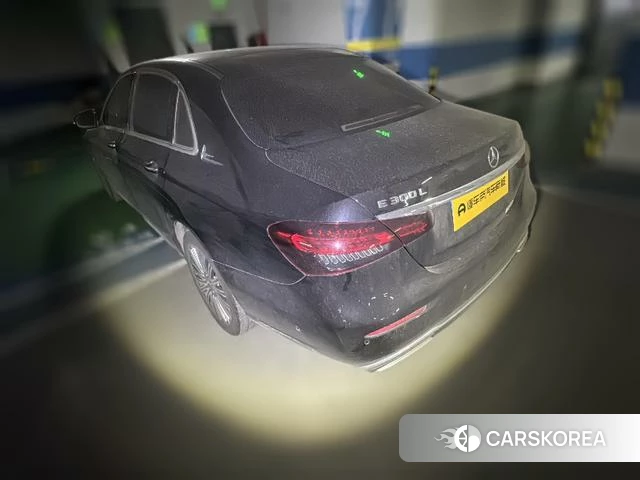 Mercedes-Benz E-class 2022 Черный из Китая, фото 6