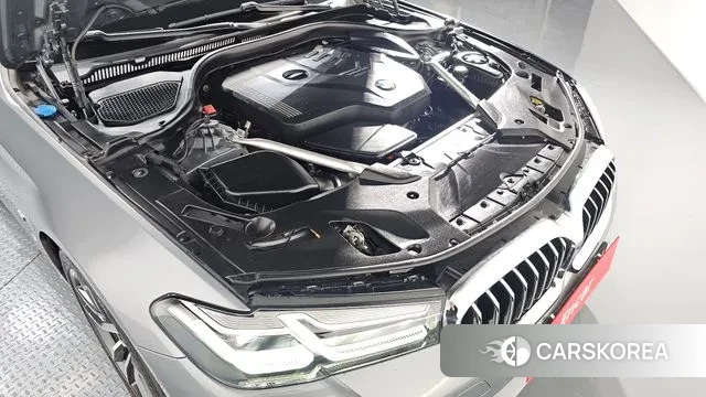 BMW 5 Series (G30) id 3415995 из Кореи 16