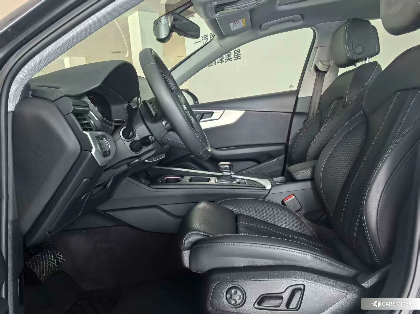 Audi A4L id 4454431 из Китая 11