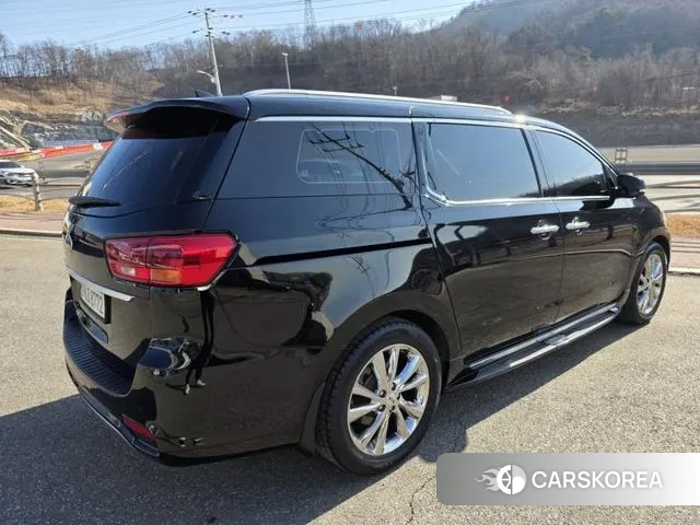 Kia The New Carnival id 3703089 из Кореи 16