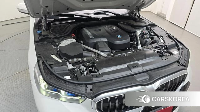 BMW 5 Series (G60) id 4394764 из Кореи 26