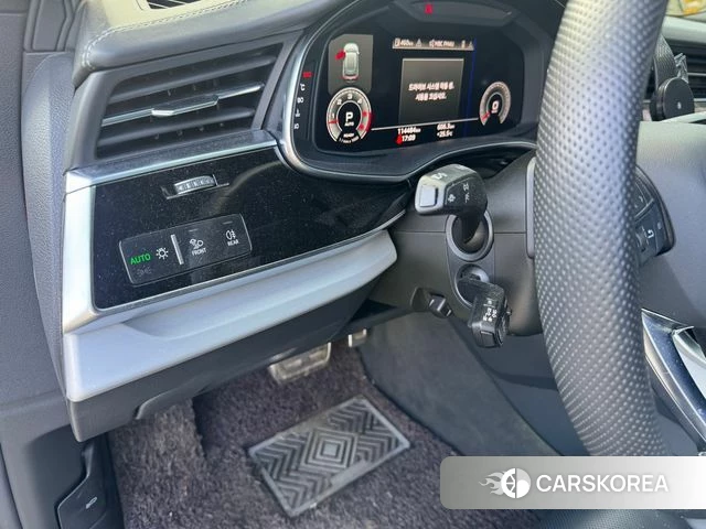 Audi Q8 (4M) 2021 Серый из Кореи, фото 6