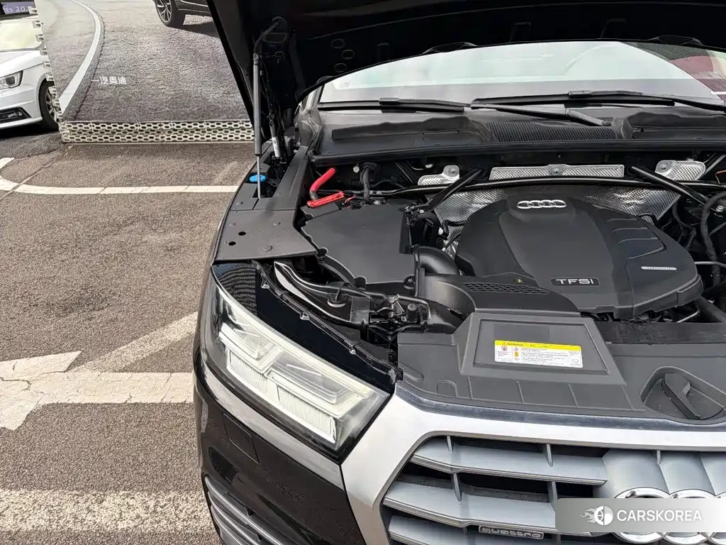 Audi Q5L id 4600834 из Китая 26