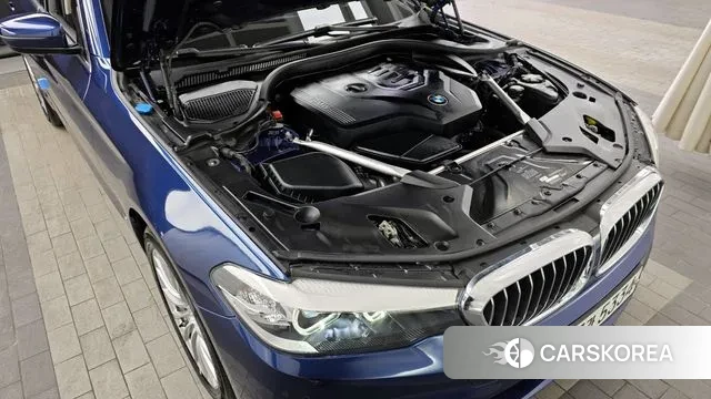 BMW 5 Series (G30) id 3686961 из Кореи 16