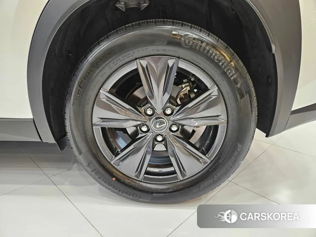 Lexus UX300h id 4725072 из Кореи 11