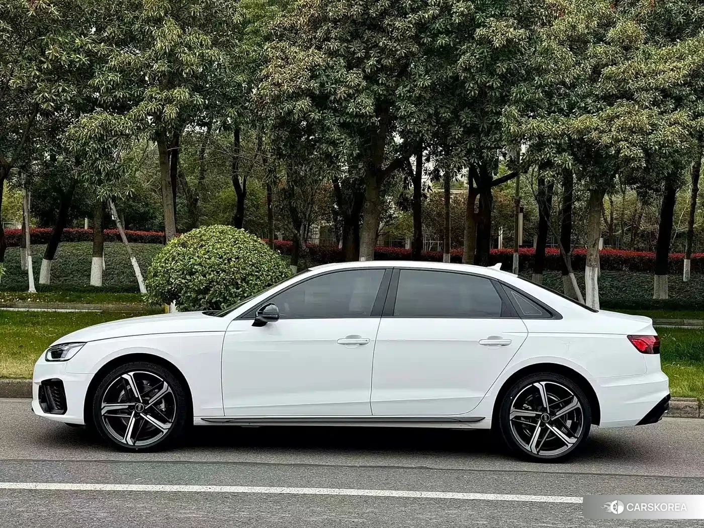 Audi A4L id 4679779 из Китая 7