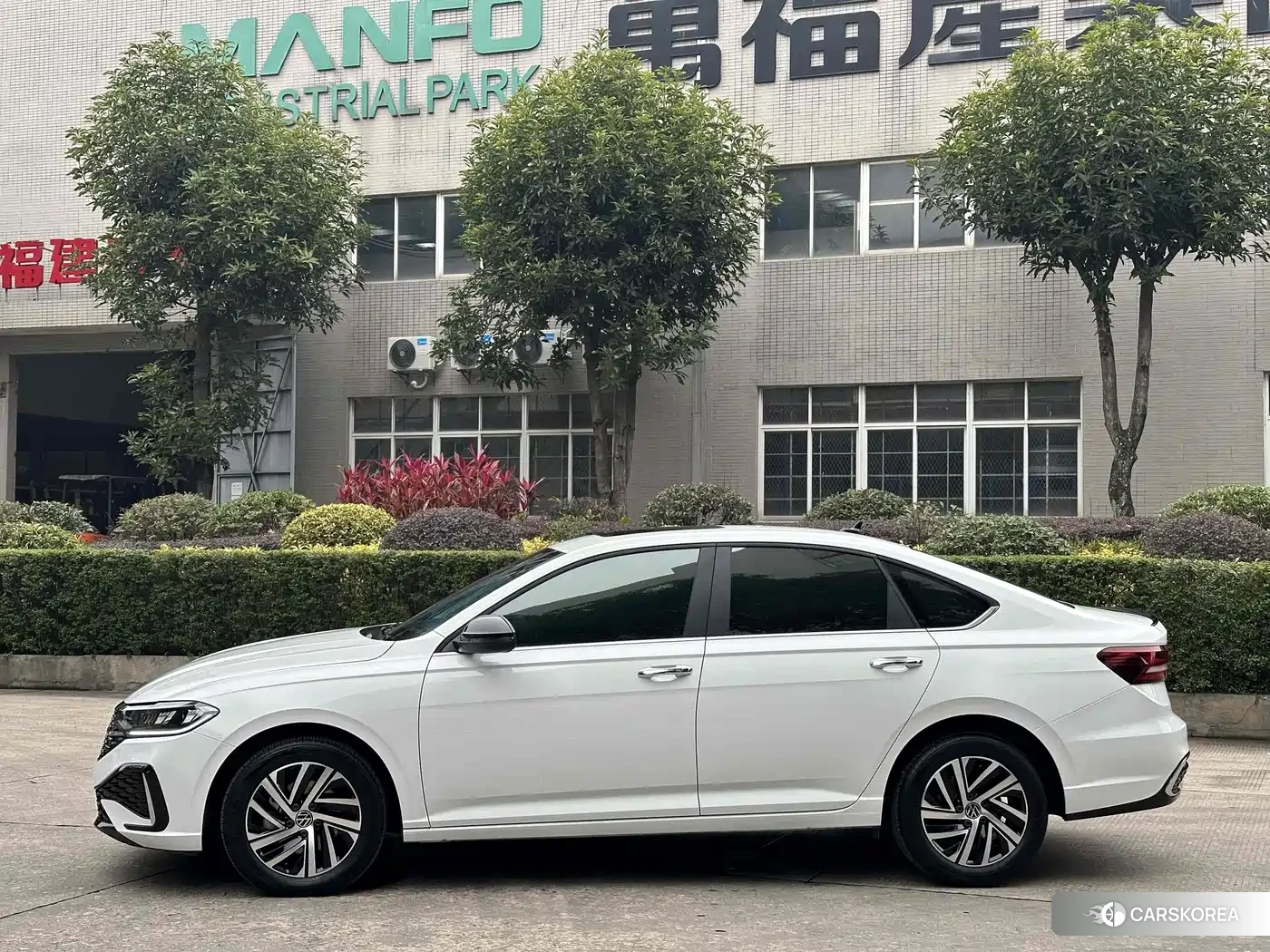 Volkswagen Lavida 2023 Белый из Китая, фото 6