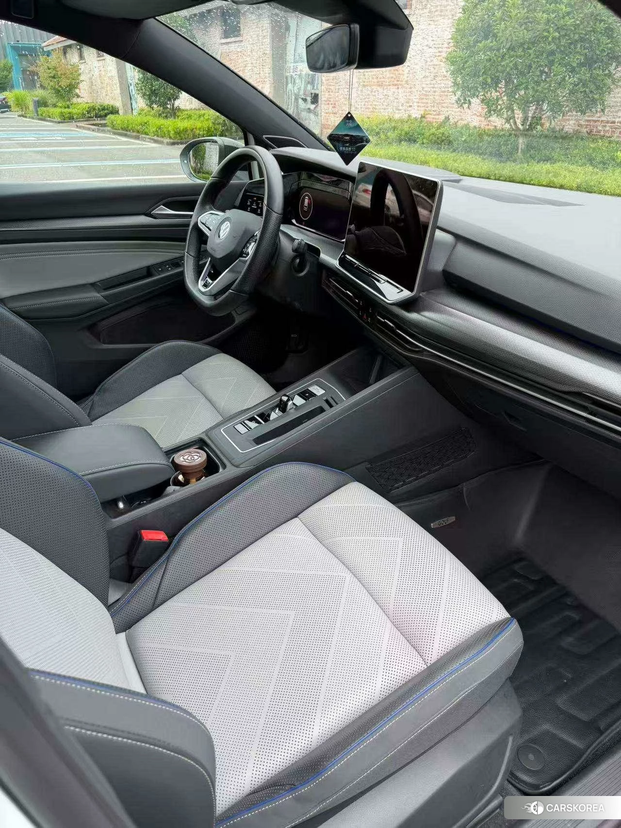 Volkswagen Golf 2024 Белый из Китая, фото 6