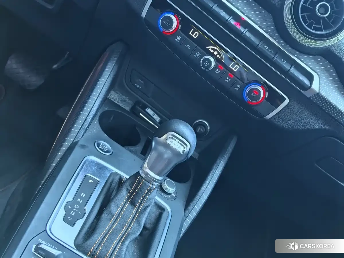 Audi Q2L 2022 Silver/gray из Китая, фото 6