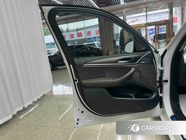BMW X3 id 4366192 из Китая 17