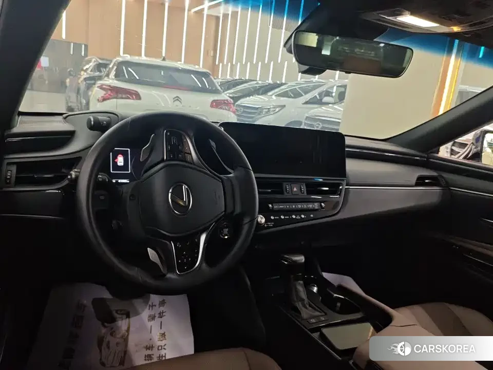 Lexus ES 2024 Белый из Китая, фото 6