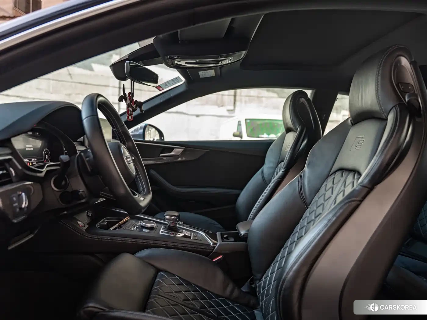 Audi S5 id 4680812 из Китая 15